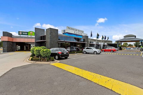 Quality Hotel Taylors Lakes - Foster Accommodation 5