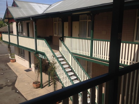 The 3 Explorers Motel - Foster Accommodation 0