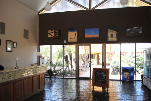 Albert Park Motor Inn - Foster Accommodation 1