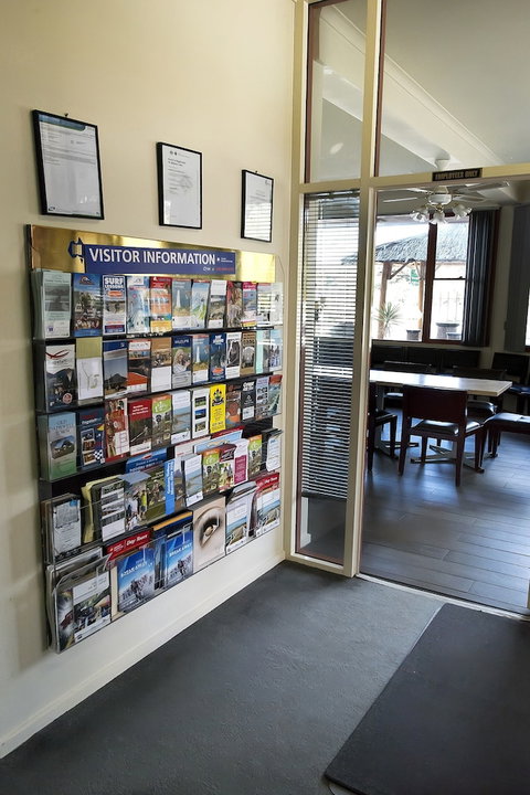 Lorne Coachman Inn - Foster Accommodation 1