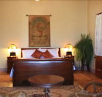 Classique Bed  Breakfast - Foster Accommodation