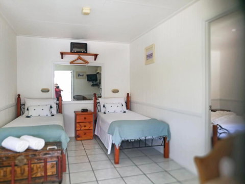 Chillagoe Cabins & Tours - Foster Accommodation 4