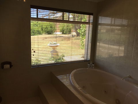Barossa Shiraz Estate - Foster Accommodation 2