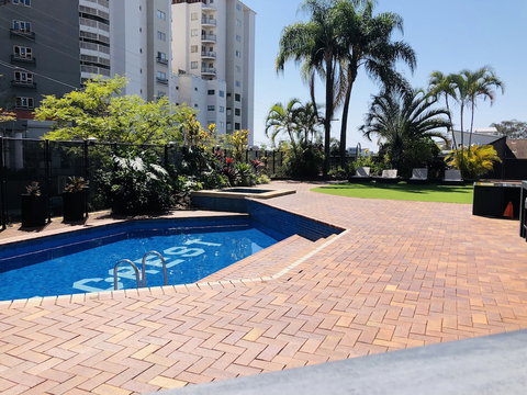 Central Hillcrest Apartment Hotel - Foster Accommodation 1