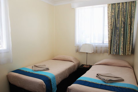 Titania Motel - Foster Accommodation 4