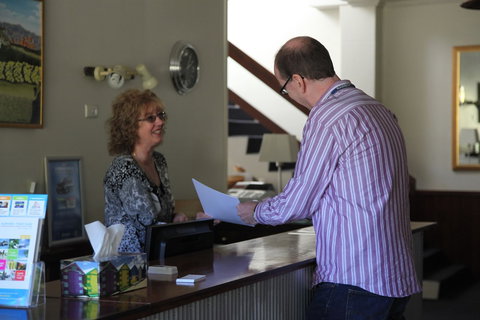 Titania Motel - Foster Accommodation 1