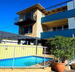 Caribbean Motel - Foster Accommodation