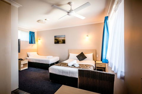 Park Beach Resort Motel - Foster Accommodation 7