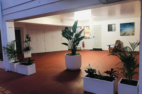 Ocean Breeze Motel - Foster Accommodation 1