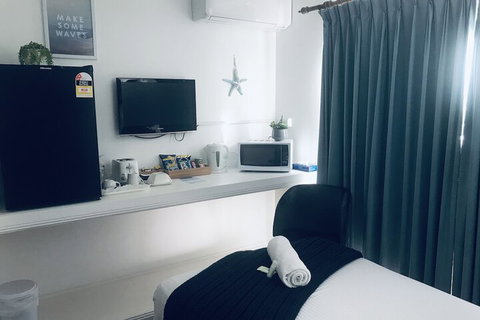 Ocean Breeze Motel - Foster Accommodation 6