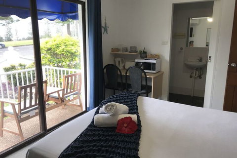Ocean Breeze Motel - Foster Accommodation 5
