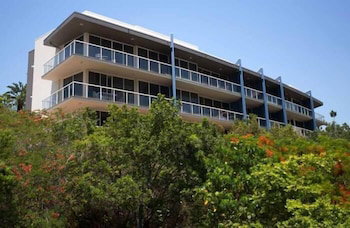 Point Residences - Foster Accommodation 1