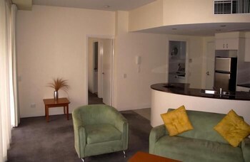 Point Residences - Foster Accommodation 4