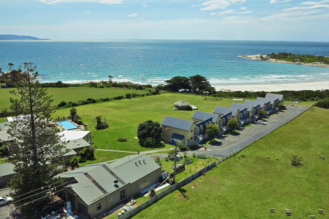 Diamond Island Resort & Bicheno Penguin Show - Foster Accommodation 5