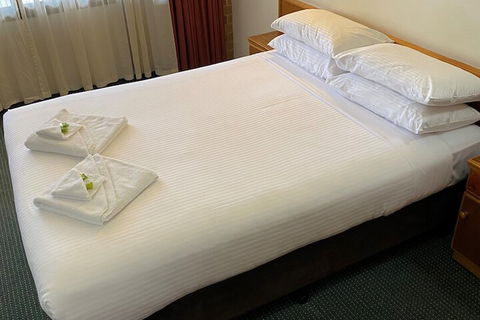Aviators Lodge Motel - Foster Accommodation 7