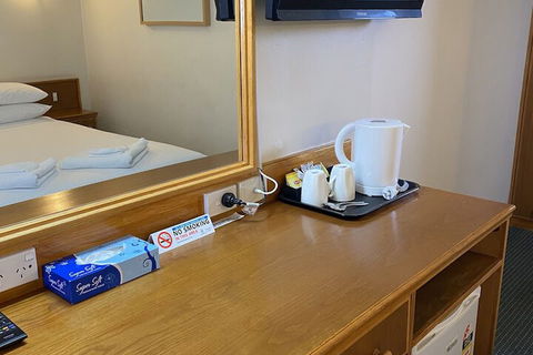 Aviators Lodge Motel - Foster Accommodation 5