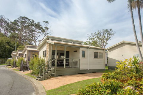 Halifax Holiday Park - Foster Accommodation 1