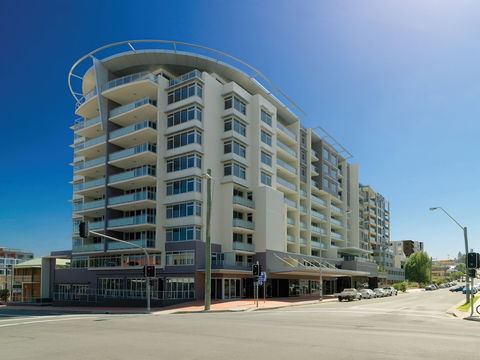 Adina Apartment Hotel Wollongong - Foster Accommodation 1