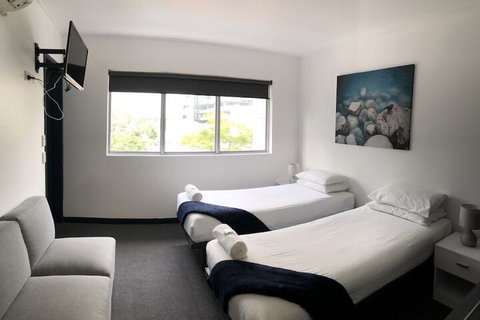 Base Backpackers Brisbane Uptown Hostel - Foster Accommodation 4