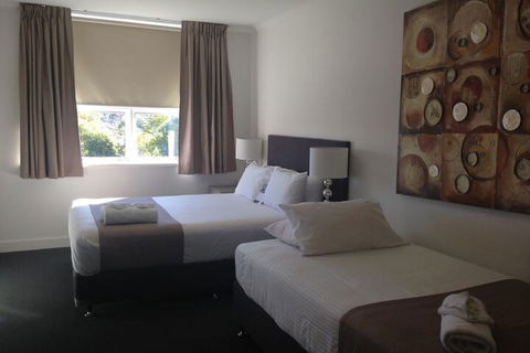 Hotel Gracelands - Foster Accommodation 3