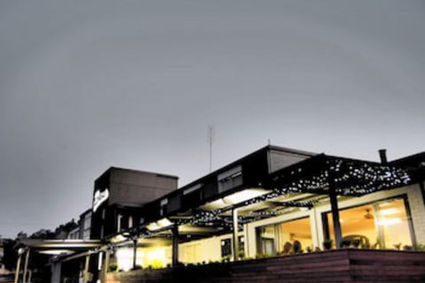 Hotel Gracelands - Foster Accommodation 0