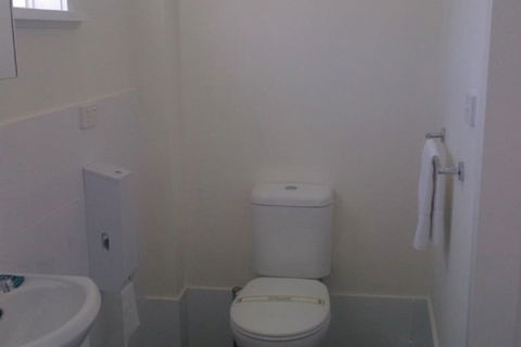 Hotel Gracelands - Foster Accommodation 2