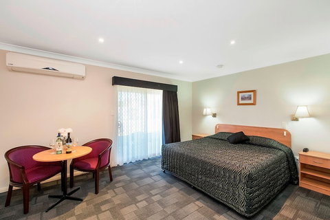 Bushmans Motor Inn - Foster Accommodation 4