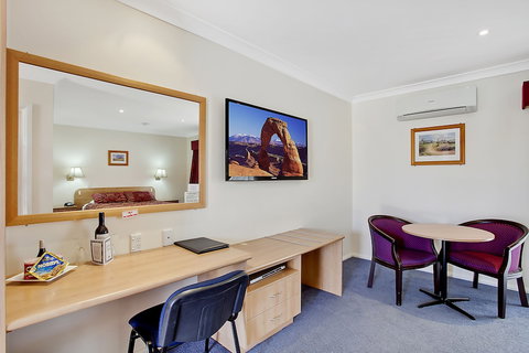 Bushmans Motor Inn - Foster Accommodation 3