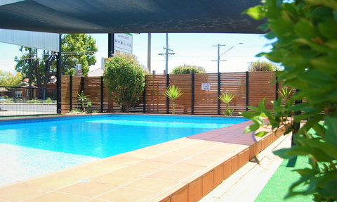 Golden West Motor Inn - Foster Accommodation 3