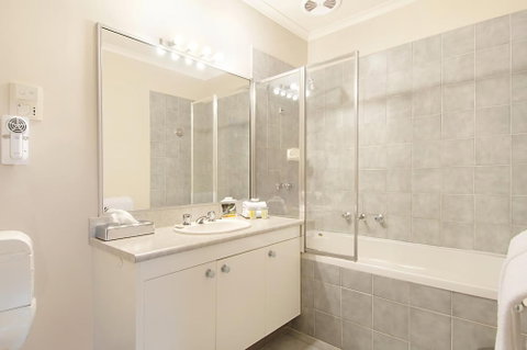 Ringwood Lake Inn - Foster Accommodation 6