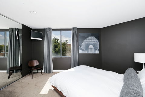 Astra Apartments - The Griffin - Foster Accommodation 5