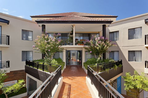 Astra Apartments - The Griffin - Foster Accommodation 0