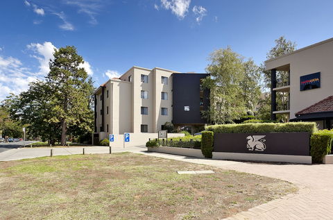 Astra Apartments - The Griffin - Foster Accommodation 2