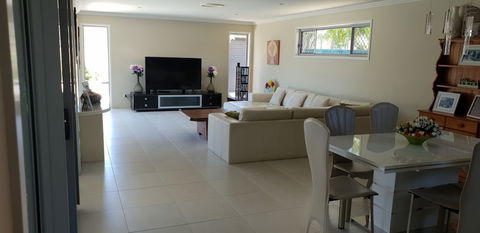Arlia Sands Apartments - Foster Accommodation 0
