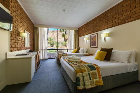 Alice In The Territory - Foster Accommodation 0