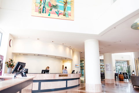 Crowne Plaza Surfers Paradise, An IHG Hotel - Foster Accommodation 6