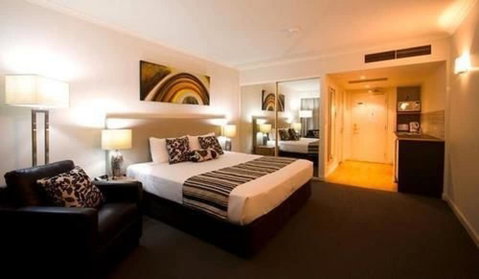 Central Cosmo Apartments - Foster Accommodation 3
