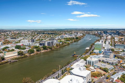 Central Cosmo Apartments - Foster Accommodation 1