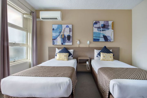 The Metropolitan Springhill - Foster Accommodation 6