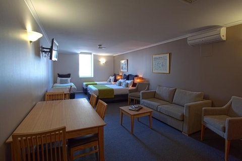 Quest Waterfront Serviced Apartments - Foster Accommodation 3