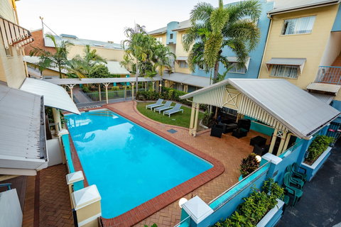 Cairns Queens Court - Foster Accommodation 5