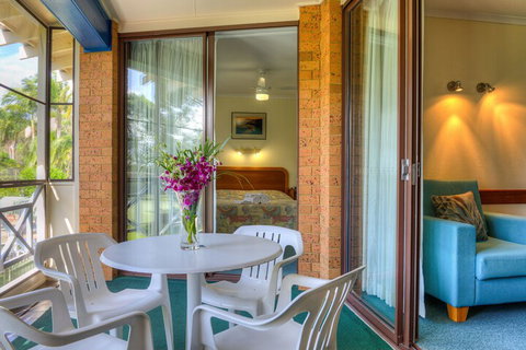 Vacation Village - Foster Accommodation 4