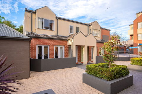 Aligned Corporate Residences Kew - Foster Accommodation 0