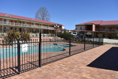 Best Western Plus Ambassador Orange - Foster Accommodation 4