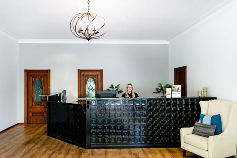 Best Western Plus Ambassador Orange - Foster Accommodation 5