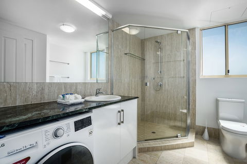 Landmark Resort - Foster Accommodation 5