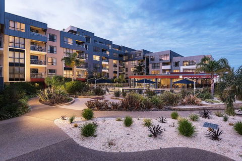 The Esplanade Resort And Spa - Foster Accommodation 2