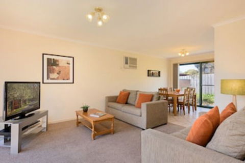 Mount Waverley Townhouses - Foster Accommodation 0