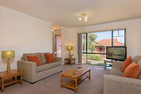 Mount Waverley Townhouses - Foster Accommodation 5