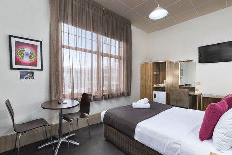 Adelaide Paringa - Foster Accommodation 5